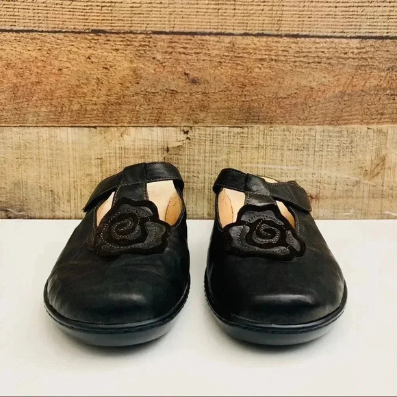 Think! Handmade Slip Ons “The Rose” Shoes - Picture 3 of 7